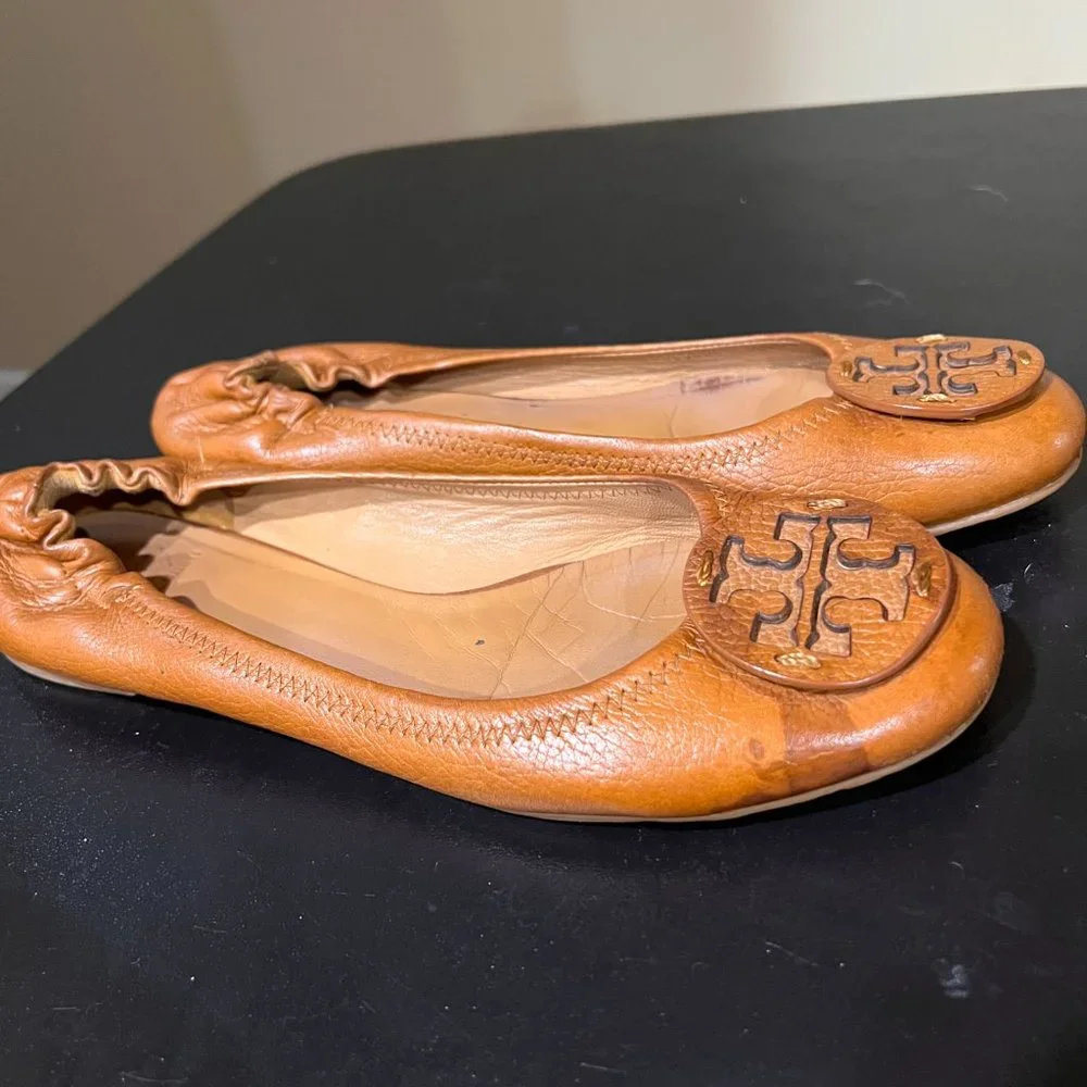 TORY BURCH Riva flats tan size 9.5